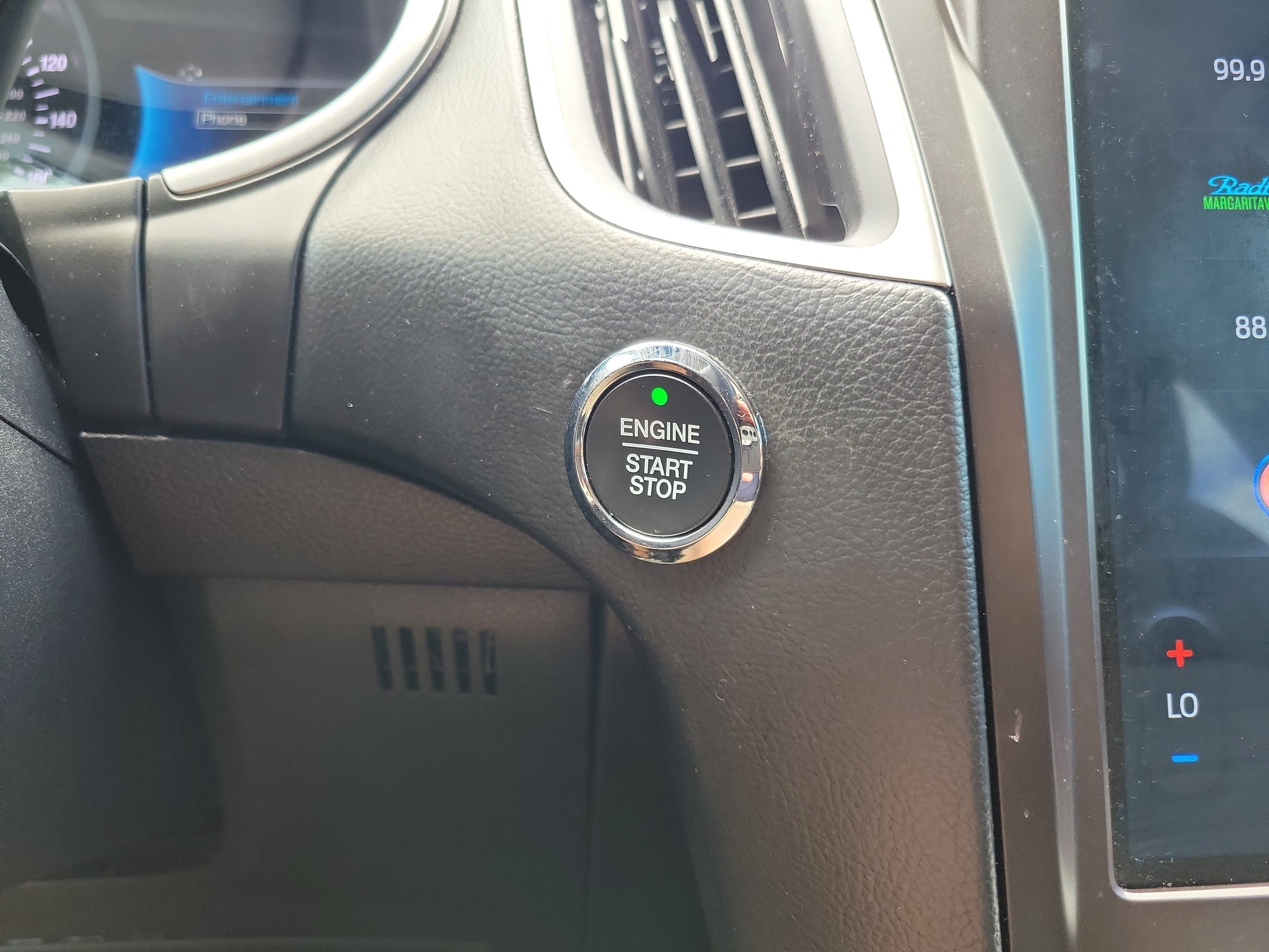 Used 2021 Ford Edge SE FWD image 29