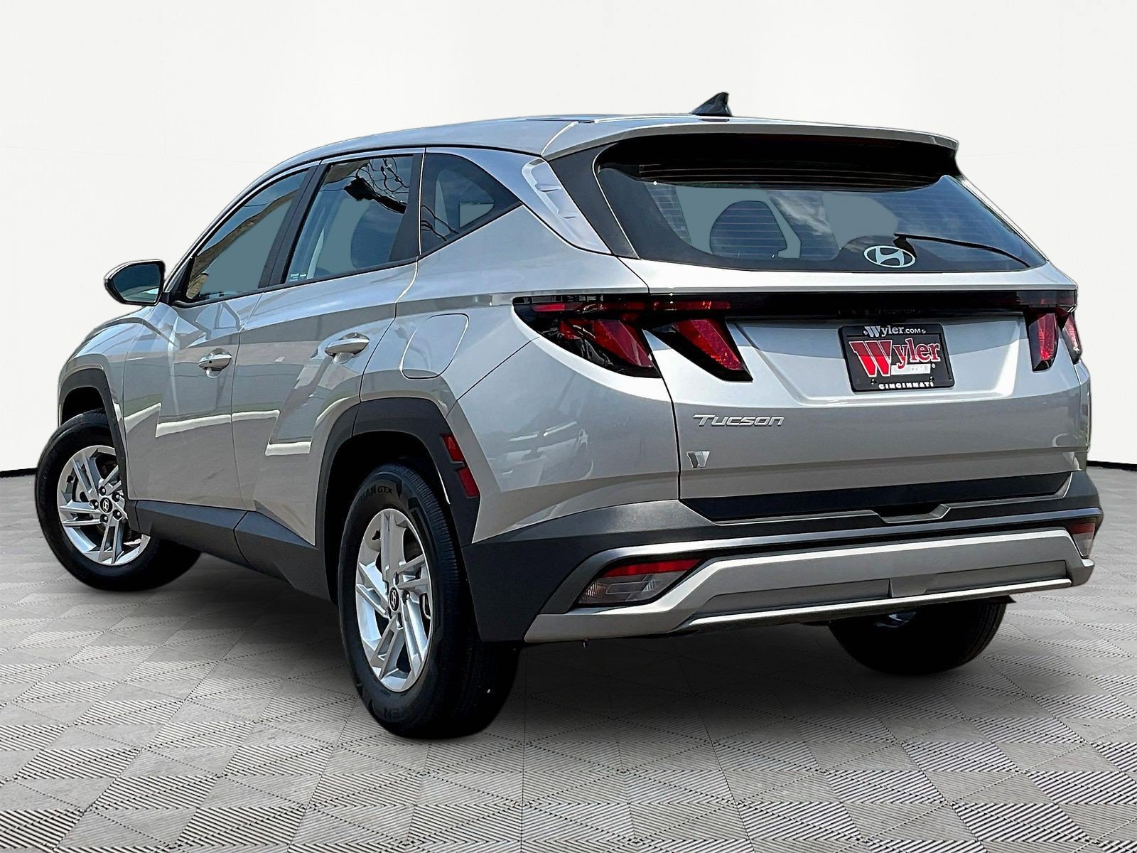 Certified 2025 Hyundai Tucson SE FWD image 4