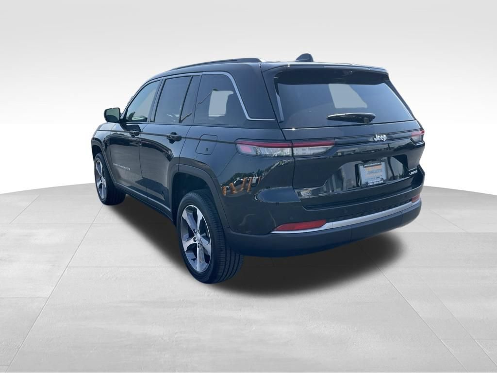 New 2026 Jeep Grand Cherokee Limited w/ Luxury Tech Group II RWD image 6