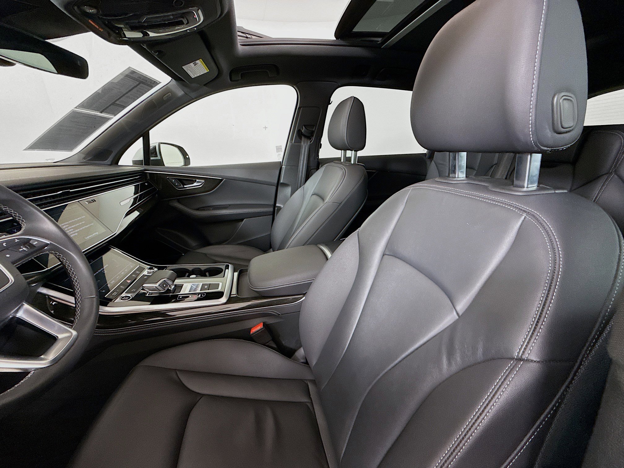 Used 2025 Audi Q7 3.0T Premium Plus image 11