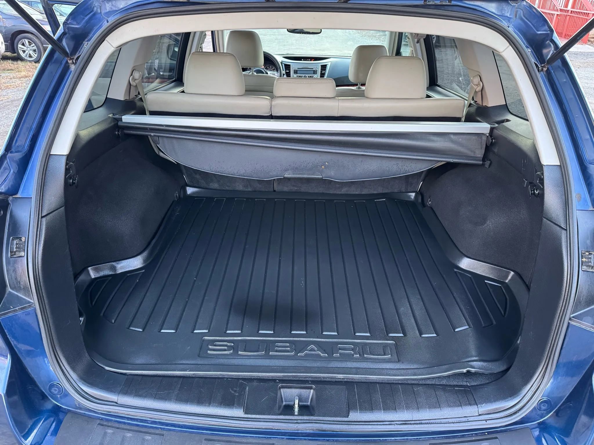 Used 2011 Subaru Outback 2.5i Limited image 26