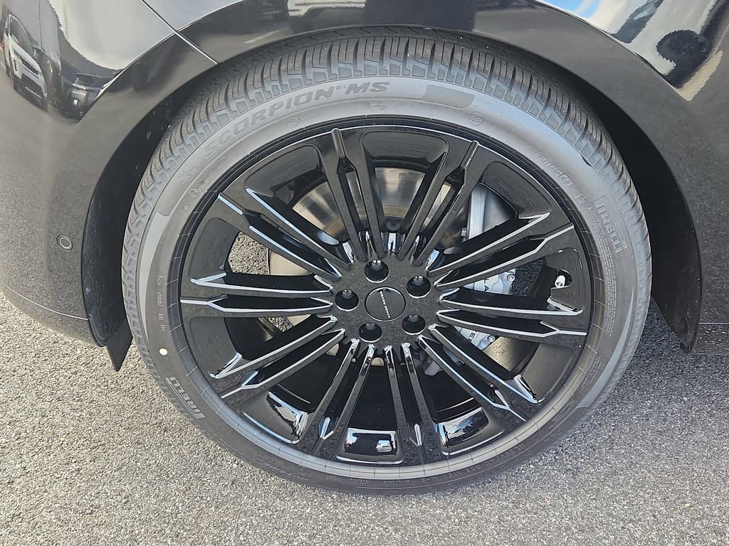 New 2026 Land Rover Range Rover SE image 9