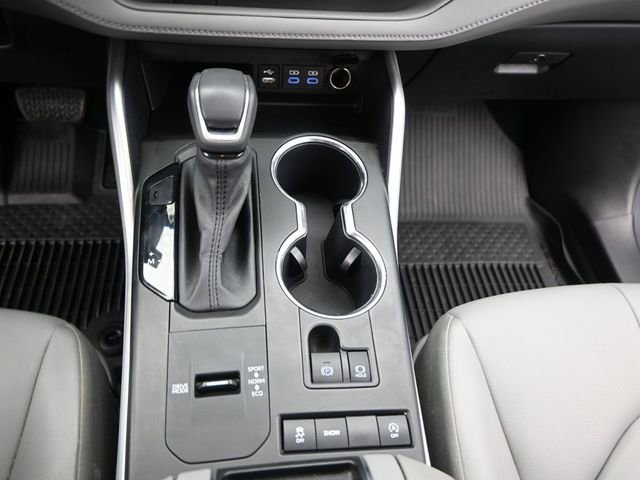 Used 2022 Toyota Highlander XLE image 9