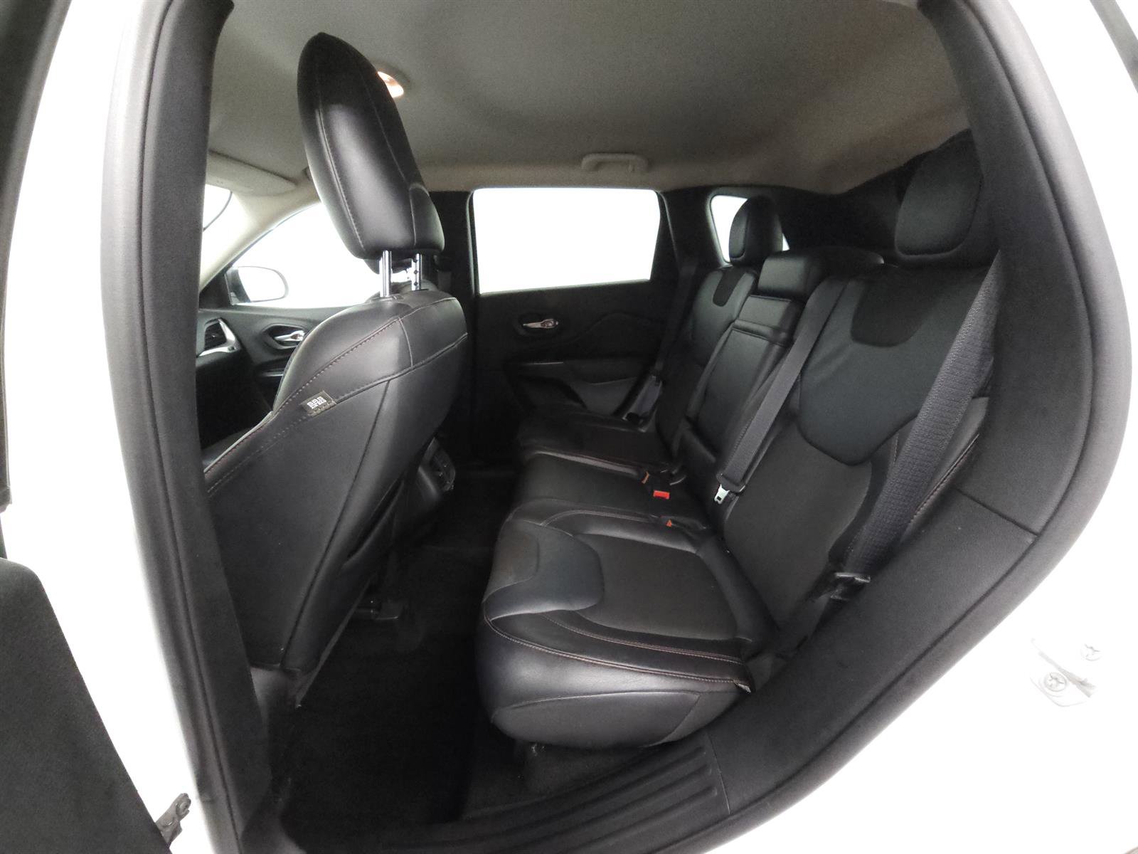 Used 2015 Jeep Cherokee Trailhawk w/ Trailer Tow Group image 5