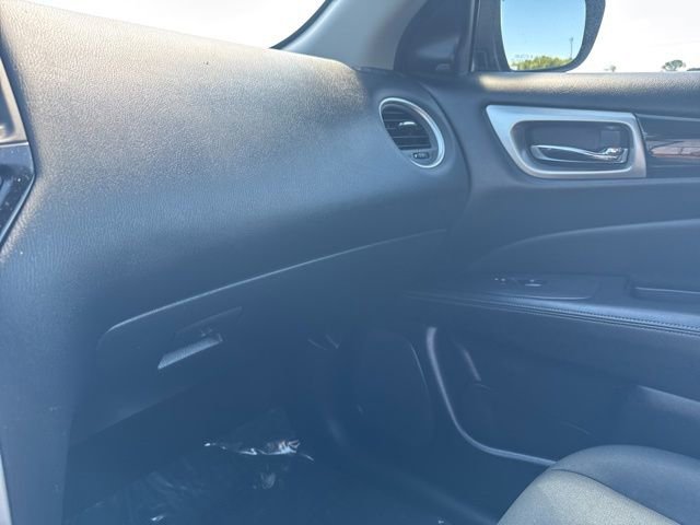 Used 2019 Nissan Pathfinder SV FWD image 29