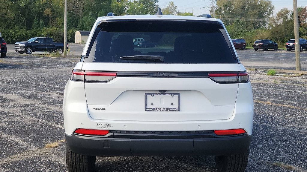 New 2027 Jeep Grand Cherokee Laredo X AWD/4WD image 7