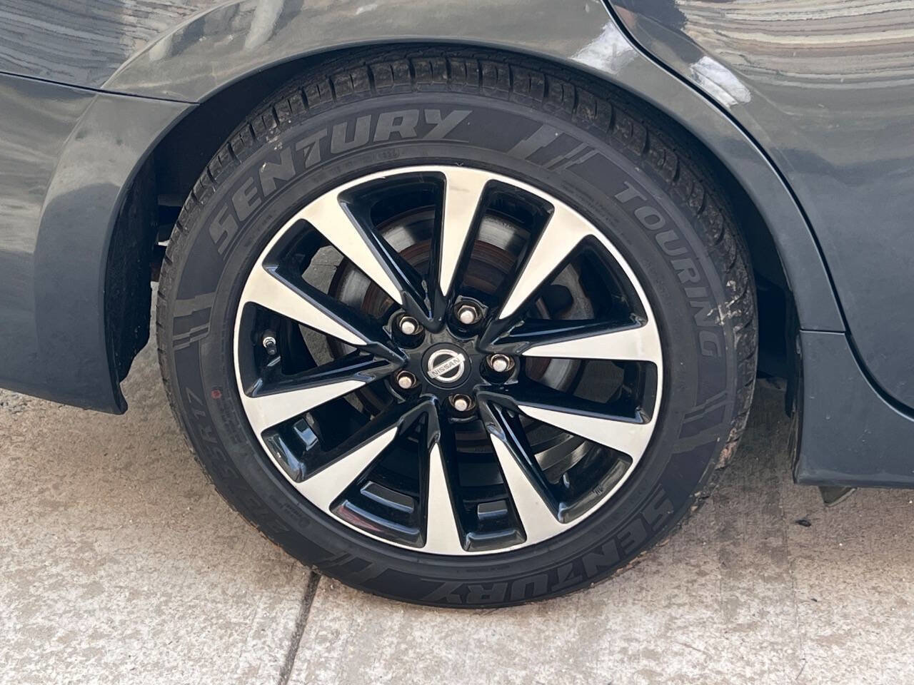 Used 2018 Nissan Altima 2.5 SL FWD image 10