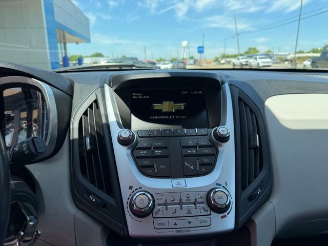 Used 2017 Chevrolet Equinox Premier w/ Enhanced Convenience Package AWD/4WD image 17