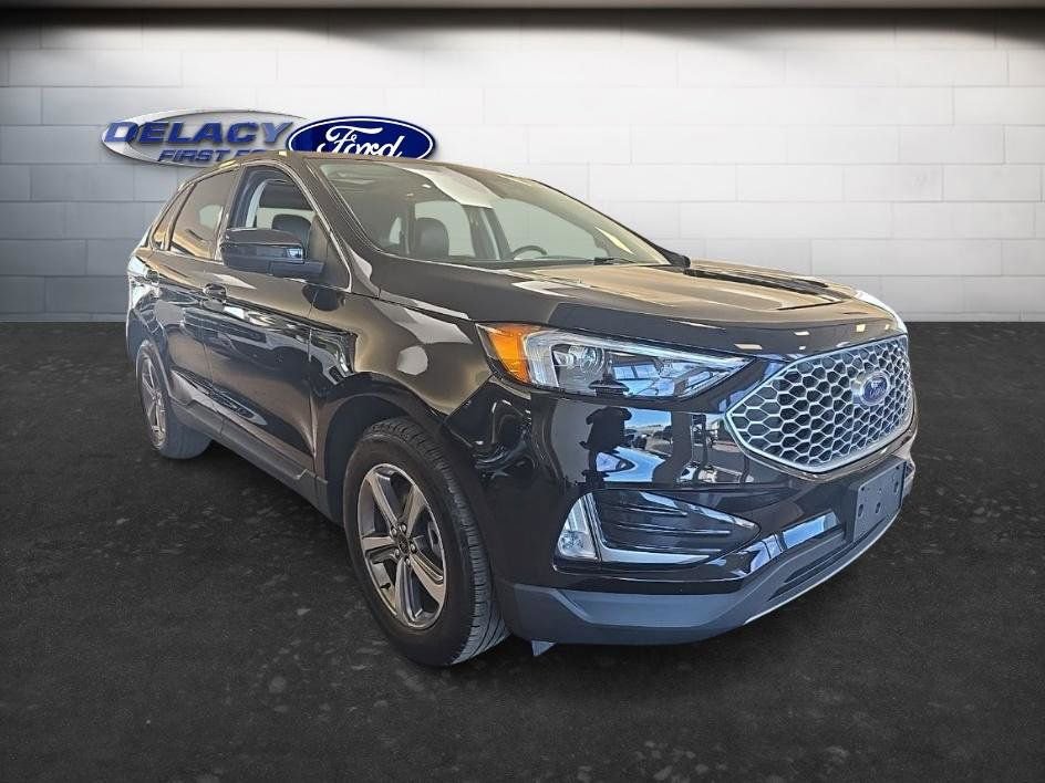 Used 2023 Ford Edge SEL w/ Convenience Package image 9