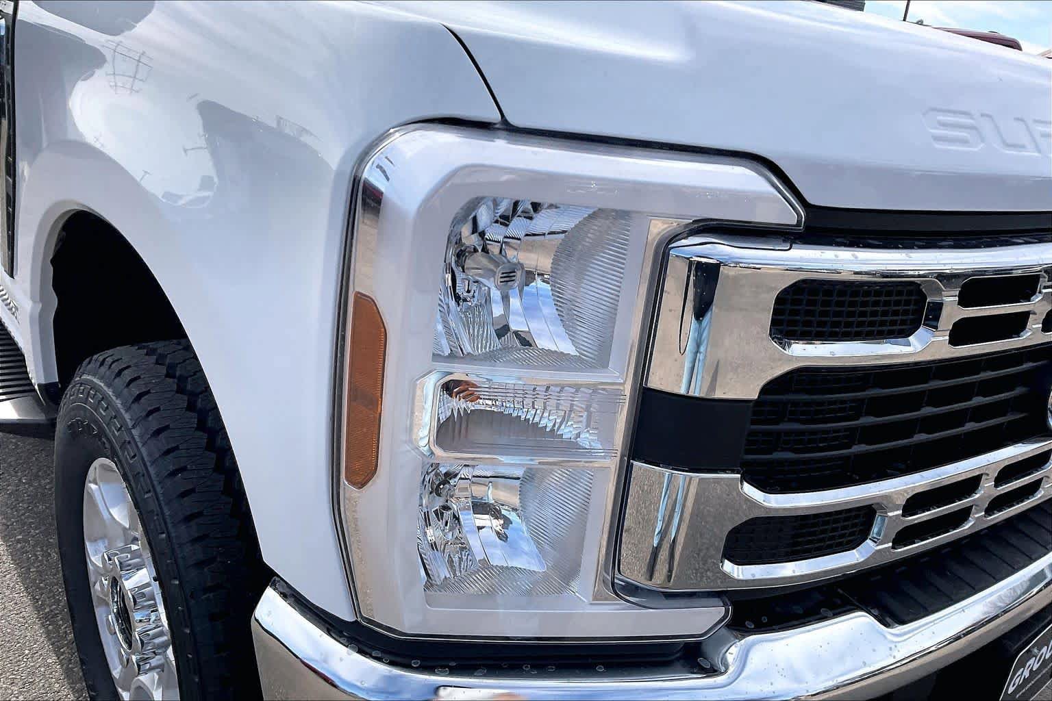 New 2026 Ford F350 XLT w/ FX4 Off-Road Package image 13
