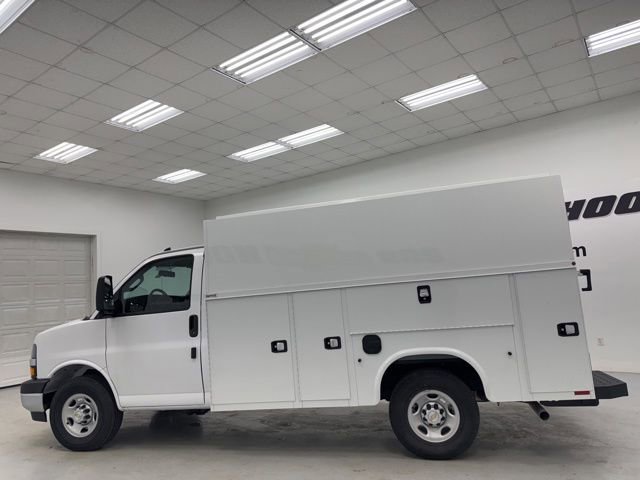 New 2026 Chevrolet Express 3500 w/ Power Convenience Package RWD image 8