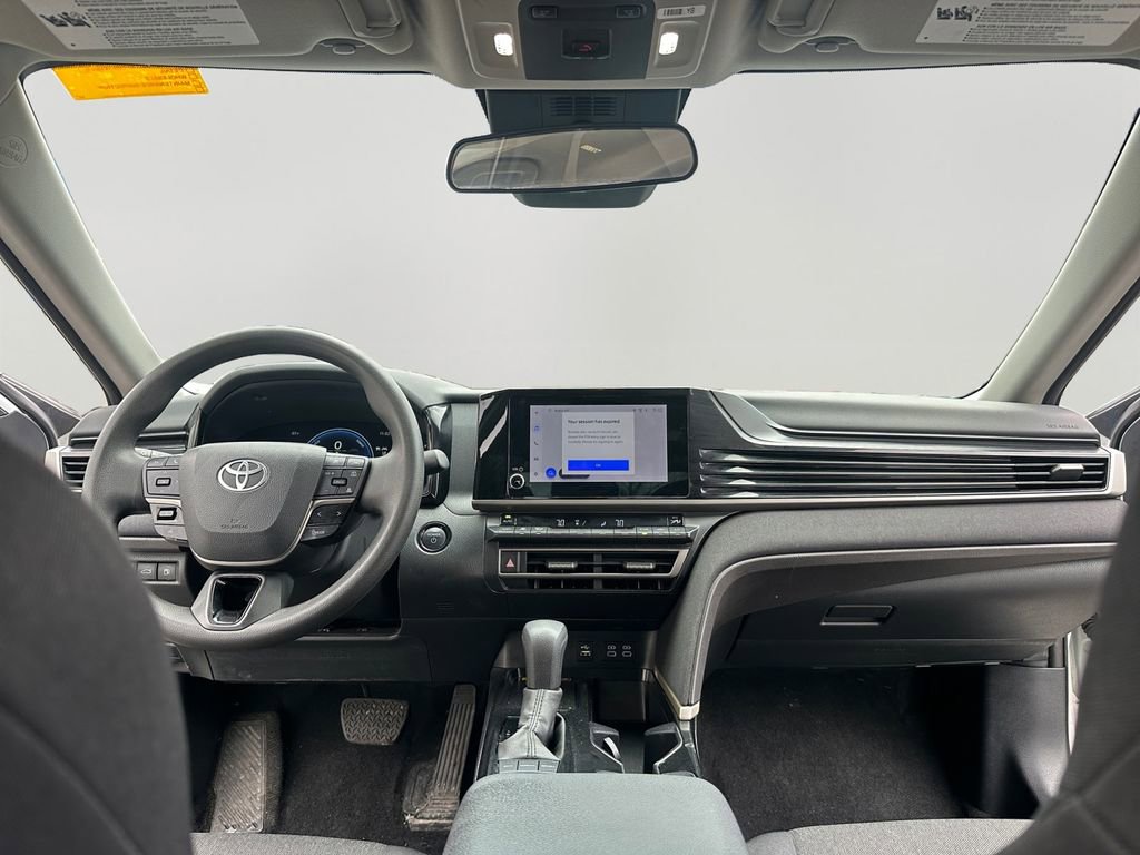 Used 2025 Toyota Camry LE image 10
