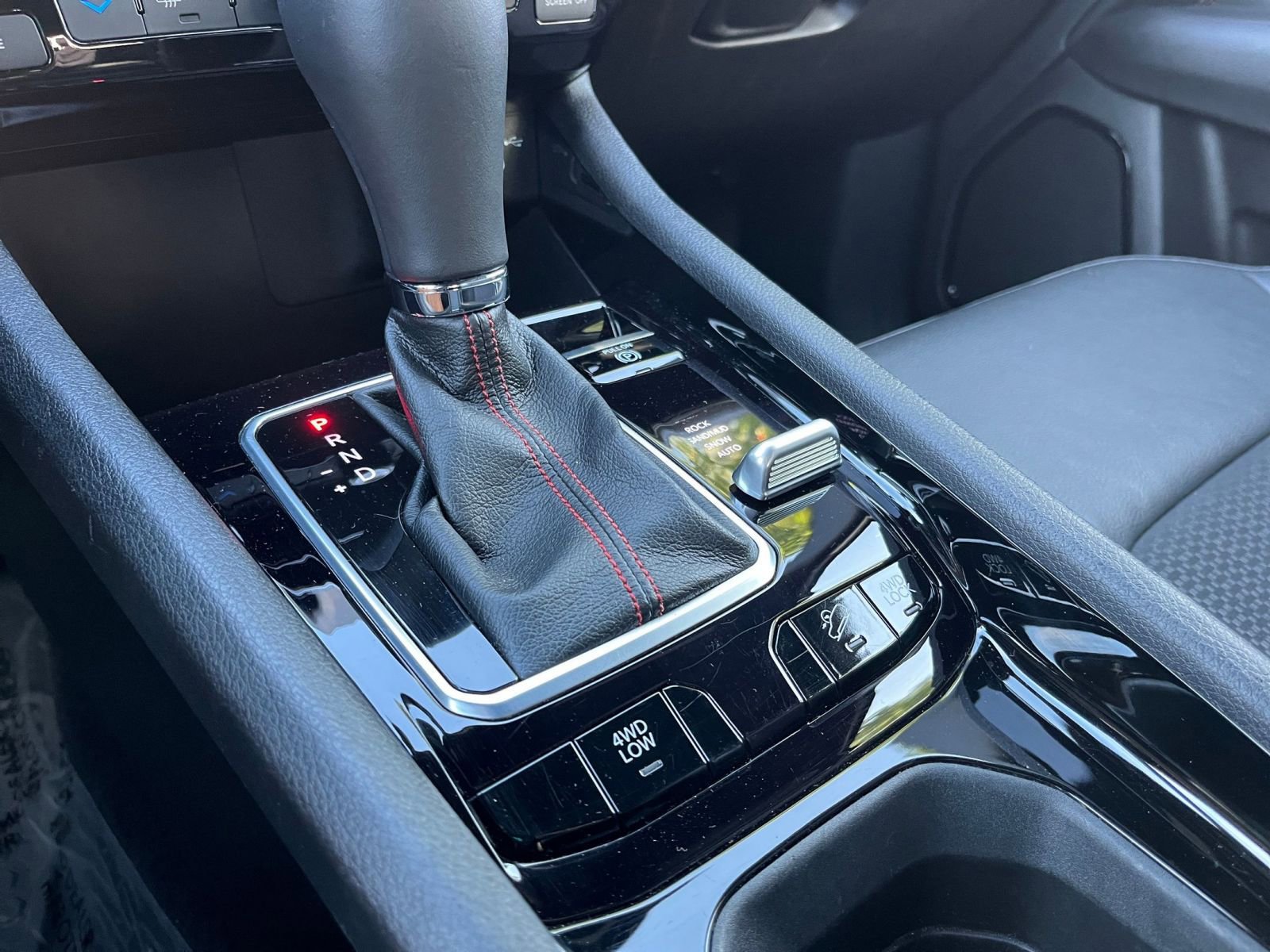 Used 2025 Jeep Compass Trailhawk image 21