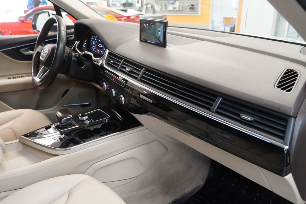 Used 2019 Audi Q7 3.0T Premium Plus w/ Premium Plus Package AWD/4WD image 28