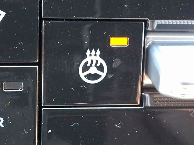 New 2025 Nissan Armada SL w/ Captain's Chari Seat Package image 18