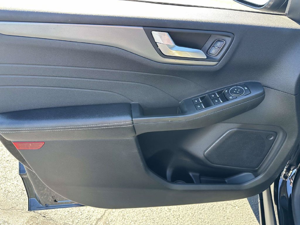 Certified 2023 Ford Escape SE FWD image 9