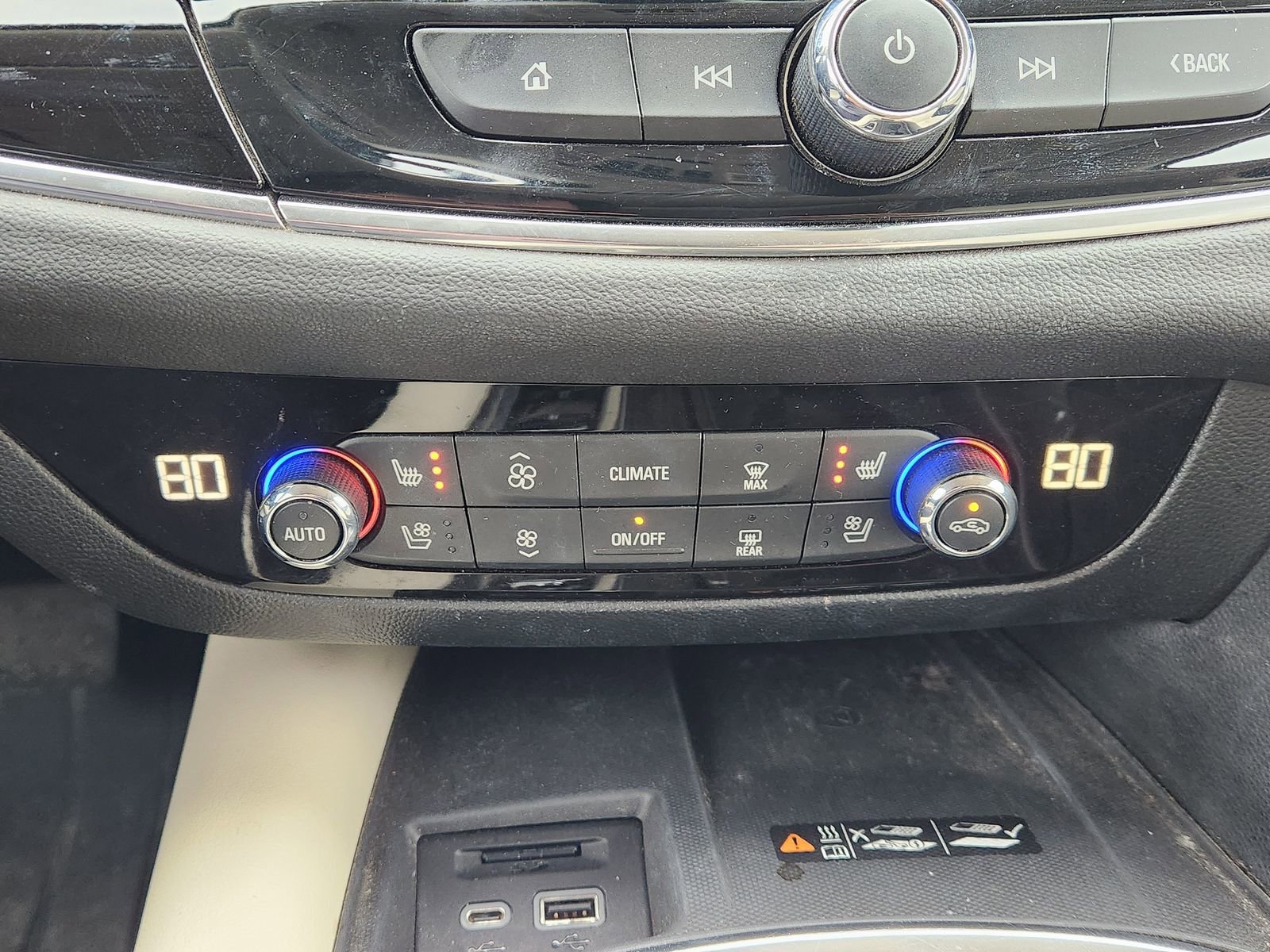 Certified 2024 Buick Enclave Avenir w/ Avenir Technology Package image 22