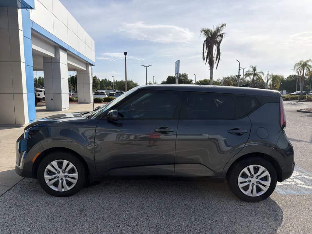 Certified 2023 Kia Soul LX FWD image 4