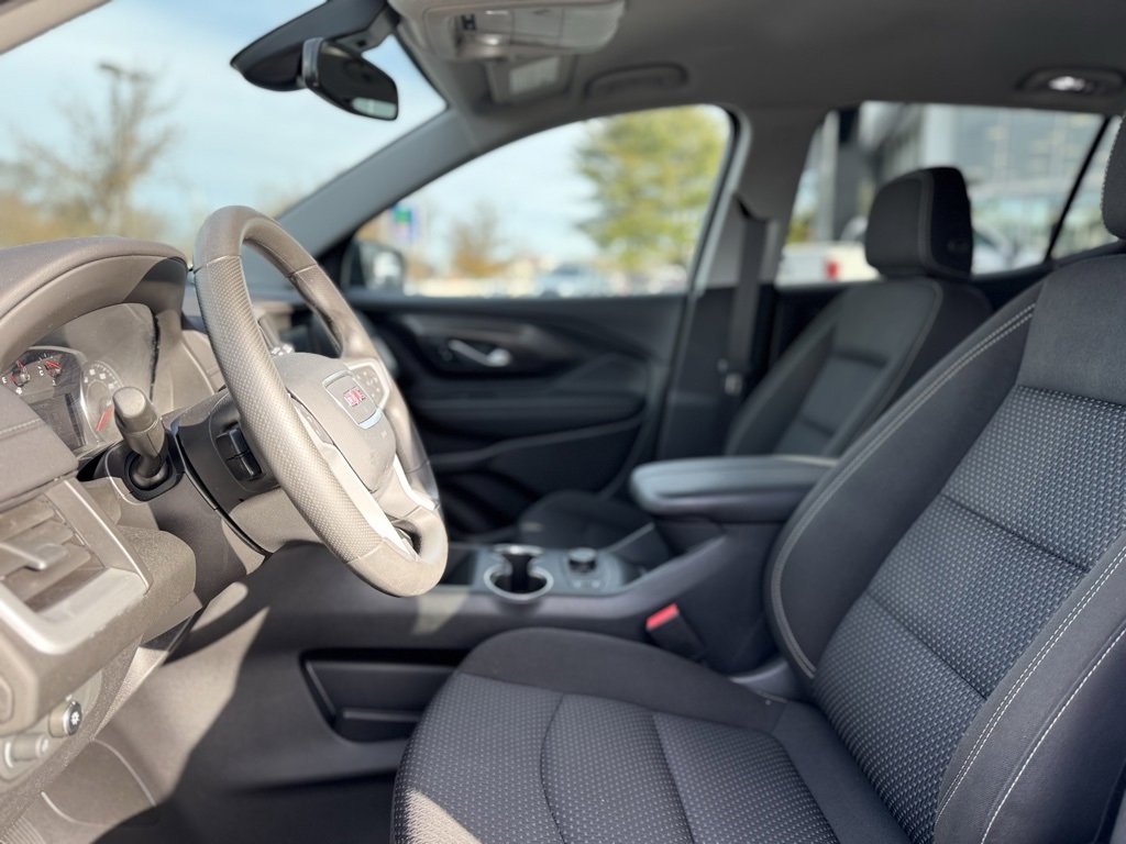 Used 2022 GMC Terrain SLE w/ Driver Convenience Package image 16