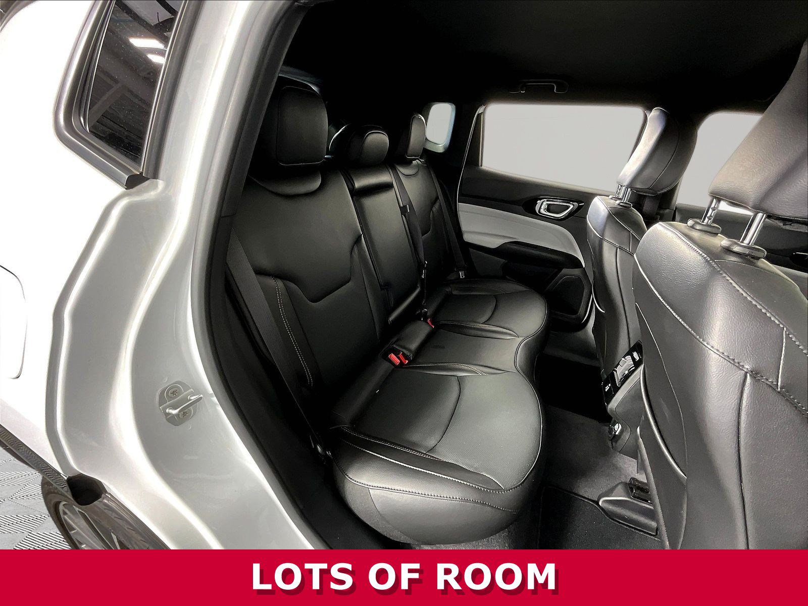 Used 2023 Jeep Compass Limited w/ Elite Group AWD/4WD image 24
