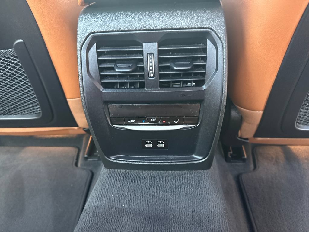 Used 2023 BMW 330i Sedan w/ Convenience Package RWD image 15