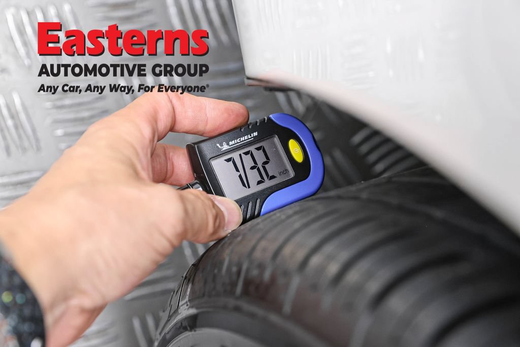 Used 2024 Nissan Versa SV FWD image 29
