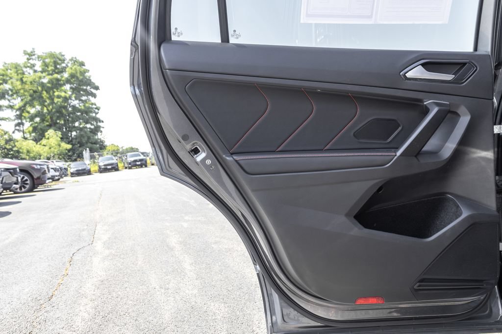 Certified 2024 Volkswagen Tiguan Wolfsburg Edition AWD/4WD image 28