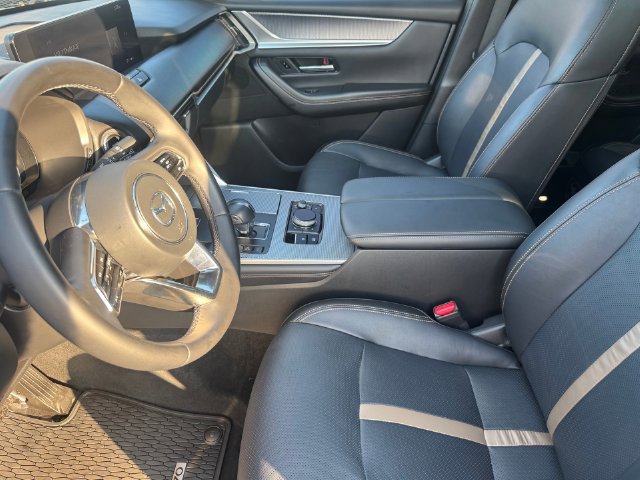 Certified 2025 MAZDA CX-70 Plug-In Hybrid w/ Premium Plus AWD/4WD image 9