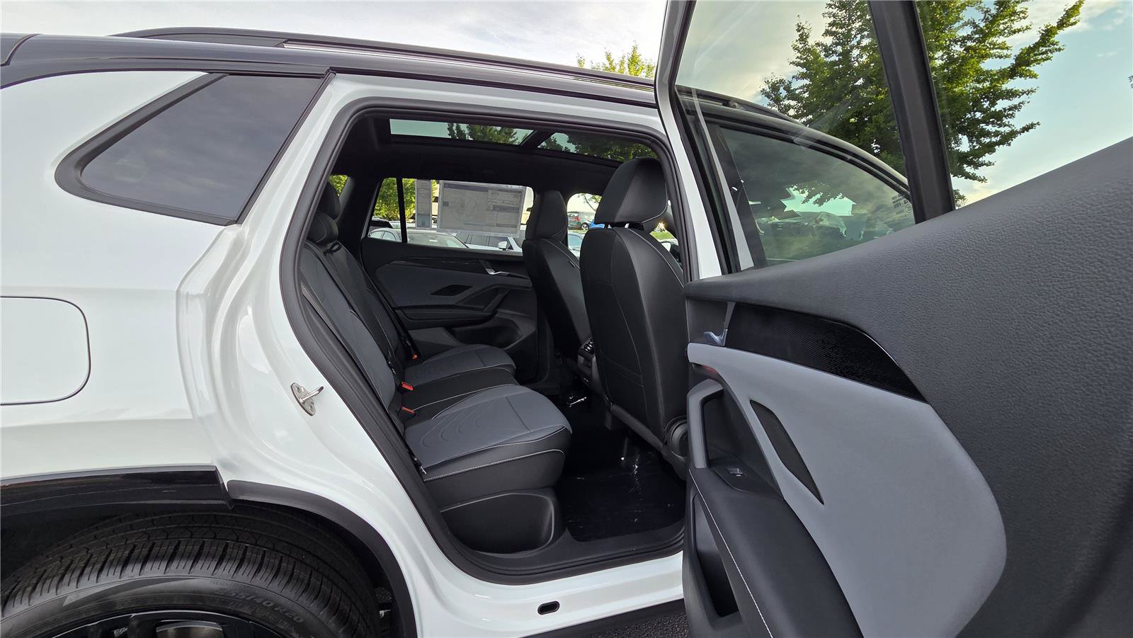 New 2026 Volkswagen Tiguan SE R-Line AWD/4WD image 66
