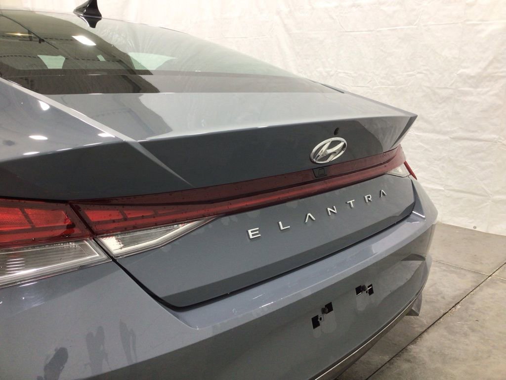 Used 2021 Hyundai Elantra SEL w/ Convenience + Premium Package image 21