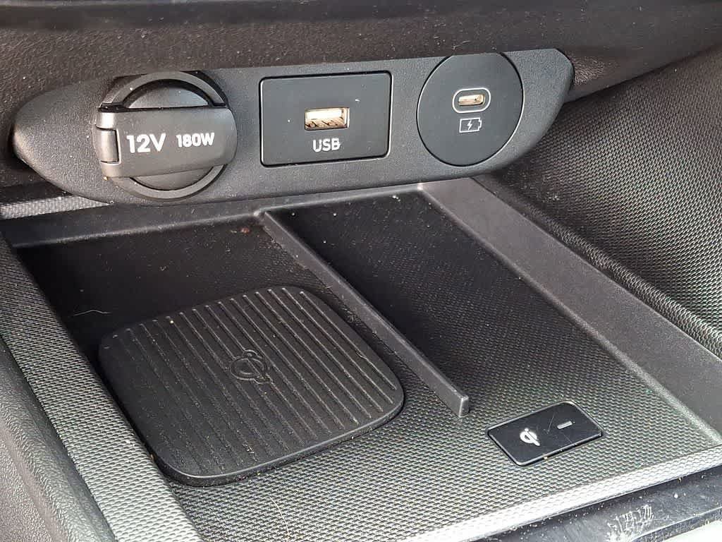 Certified 2025 Hyundai Elantra Sport image 23