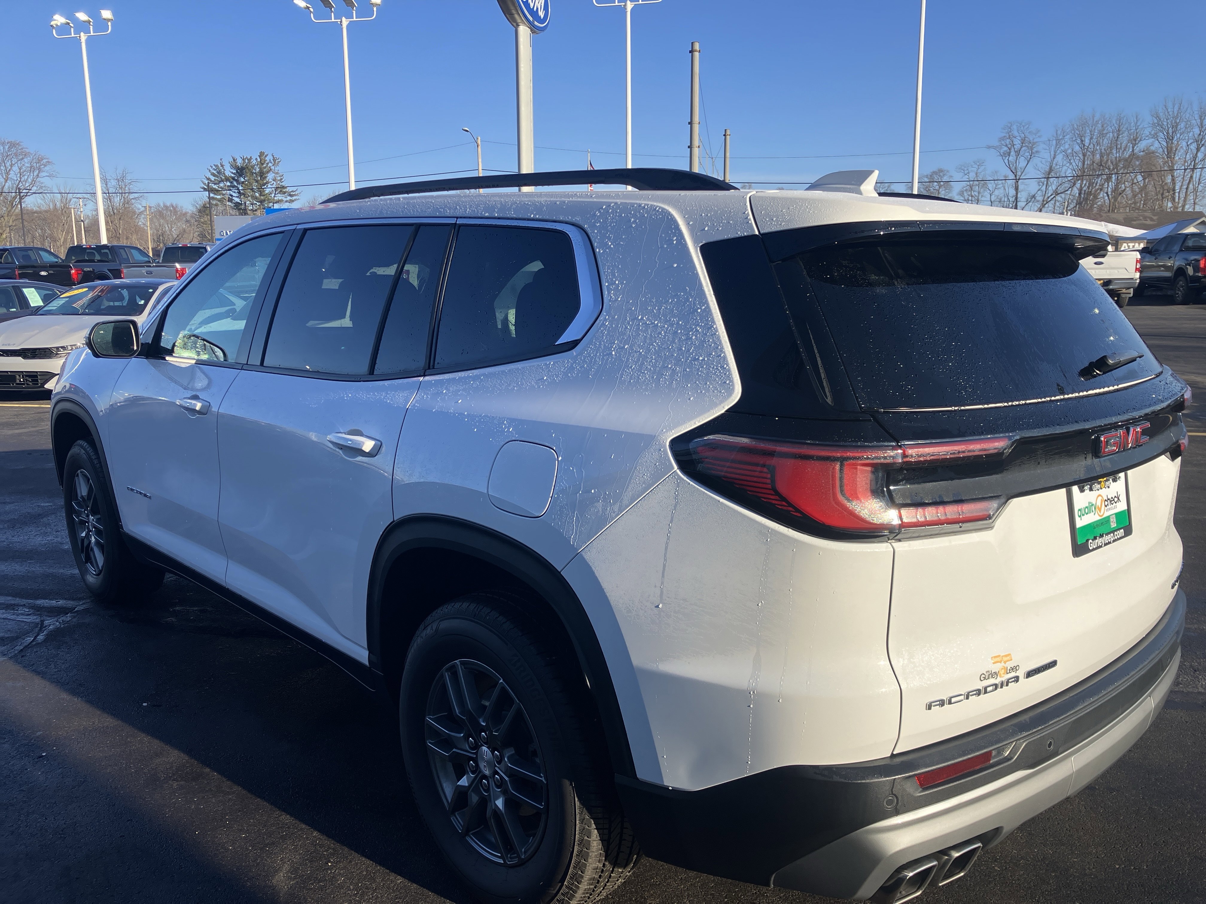 Used 2025 GMC Acadia Elevation image 5