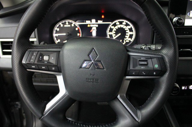 Used 2022 Mitsubishi Outlander SEL image 8