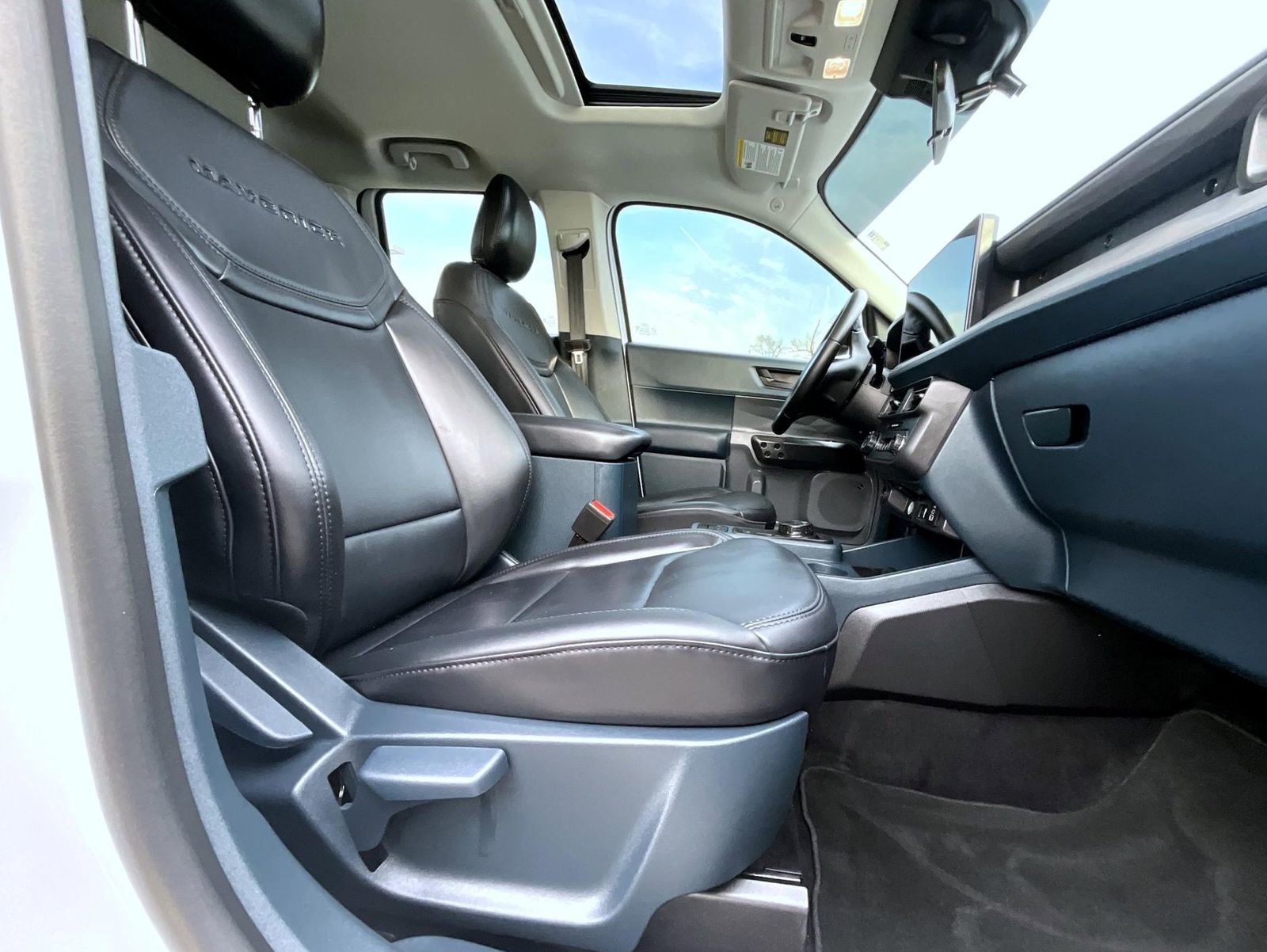 Used 2026 Ford Maverick Lariat w/ Black Appearance Package image 16