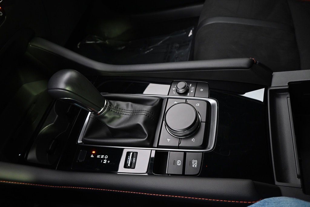 Certified 2025 MAZDA MAZDA3 Carbon image 32