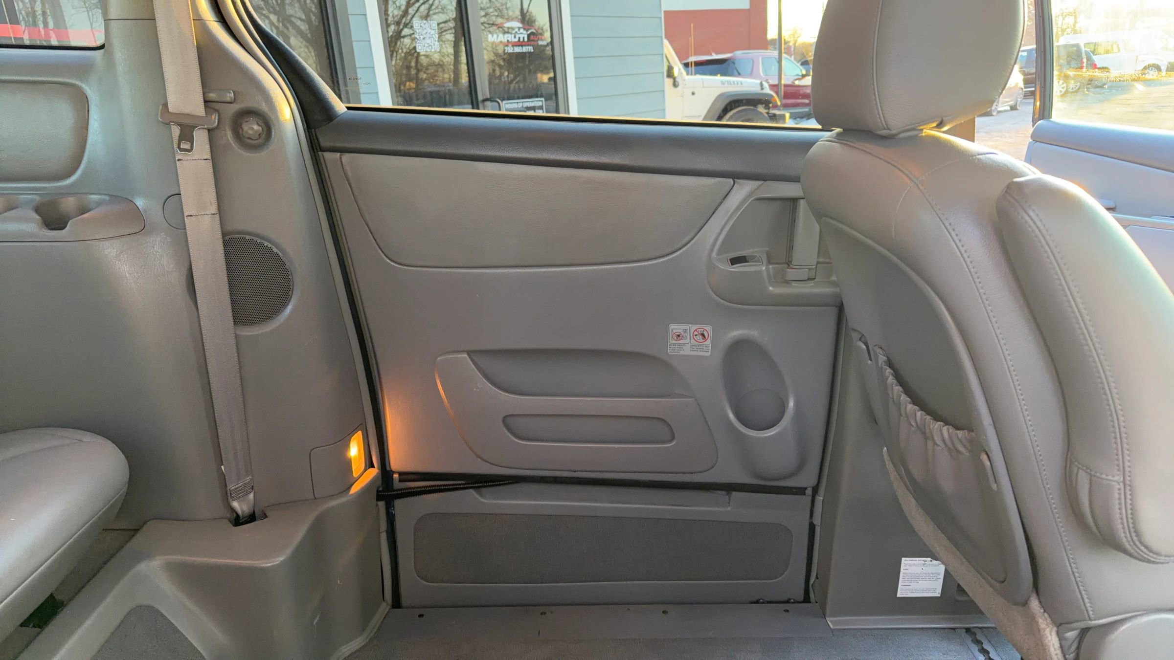 Used 2010 Toyota Sienna LE FWD image 15