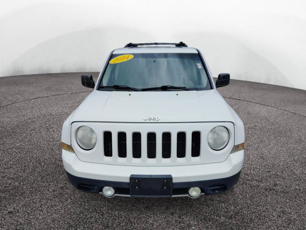Used 2014 Jeep Patriot Latitude w/ Freedom Edition Package FWD image 2