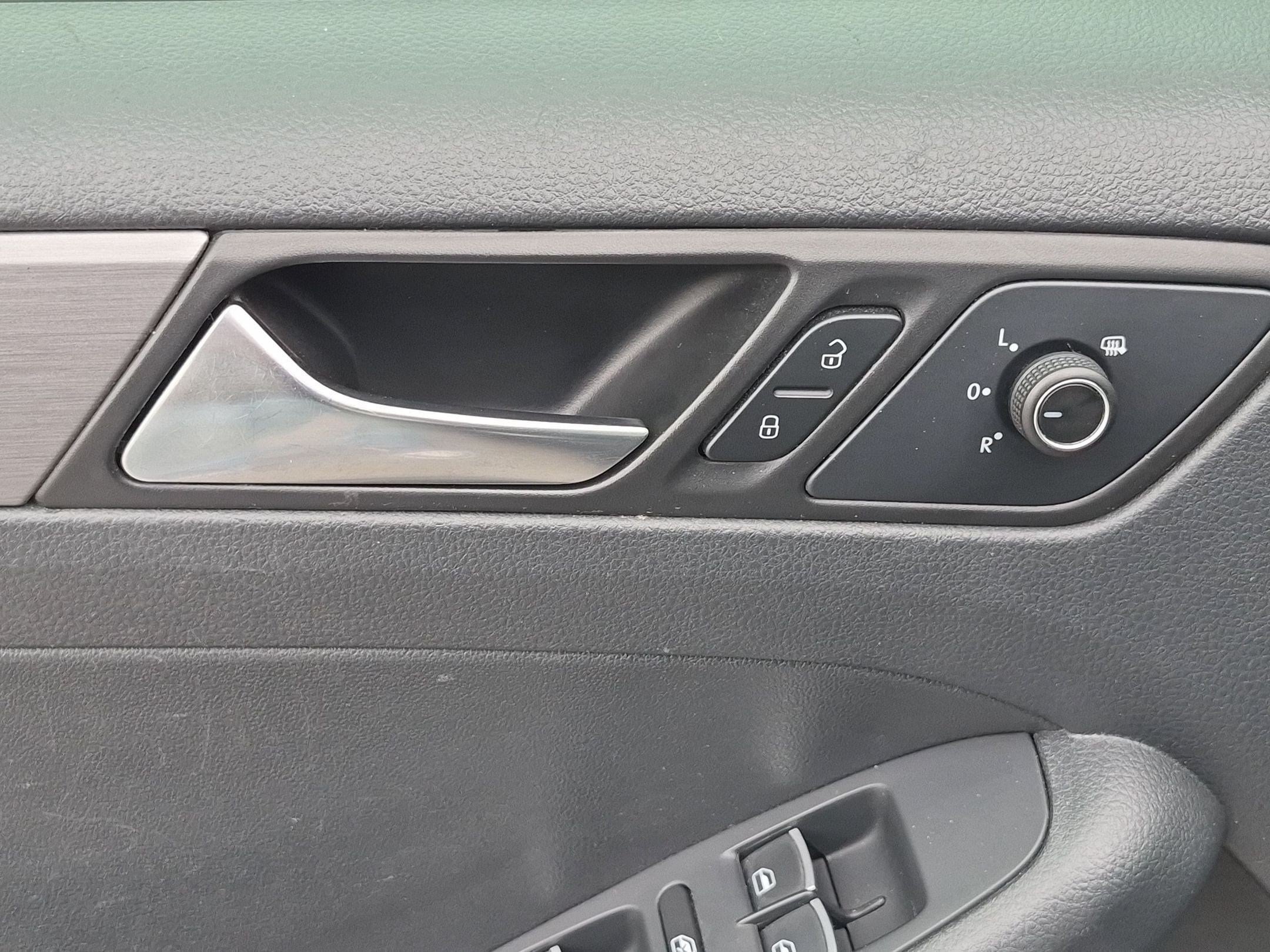 Used 2015 Volkswagen Jetta TDI SE FWD image 13