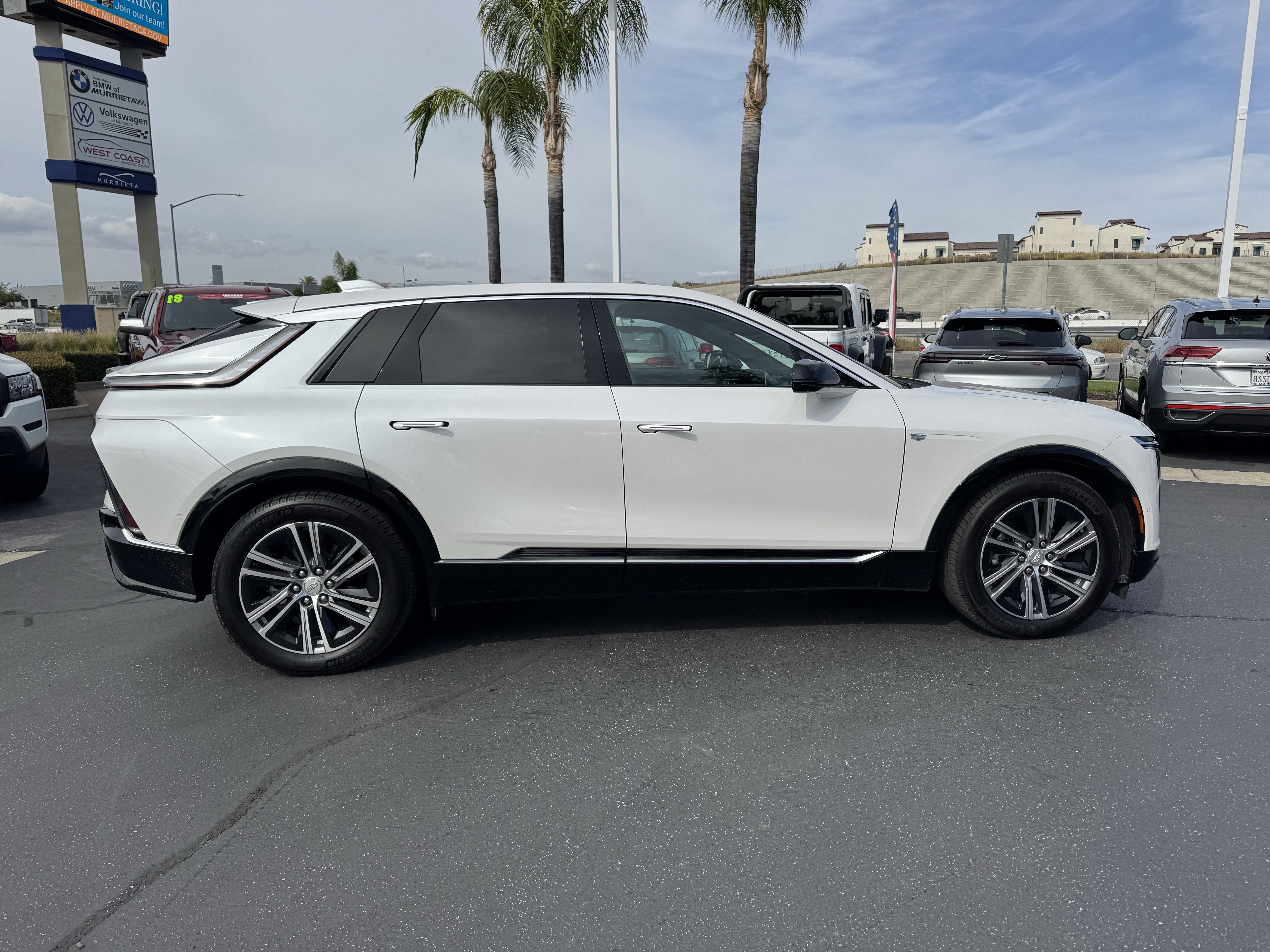 Used 2024 Cadillac Lyriq Luxury AWD/4WD image 13