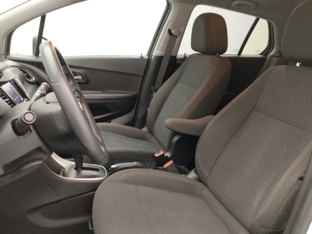 Used 2020 Chevrolet Trax LS w/ Tint and Cruise Package FWD image 17