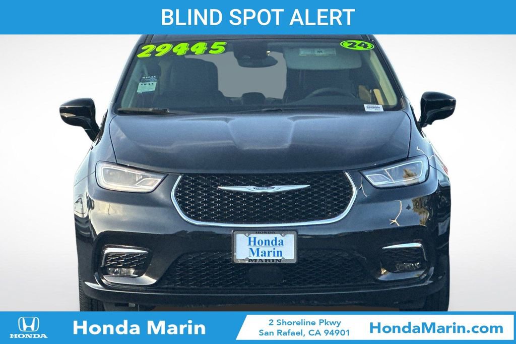 Used 2024 Chrysler Pacifica Select image 11