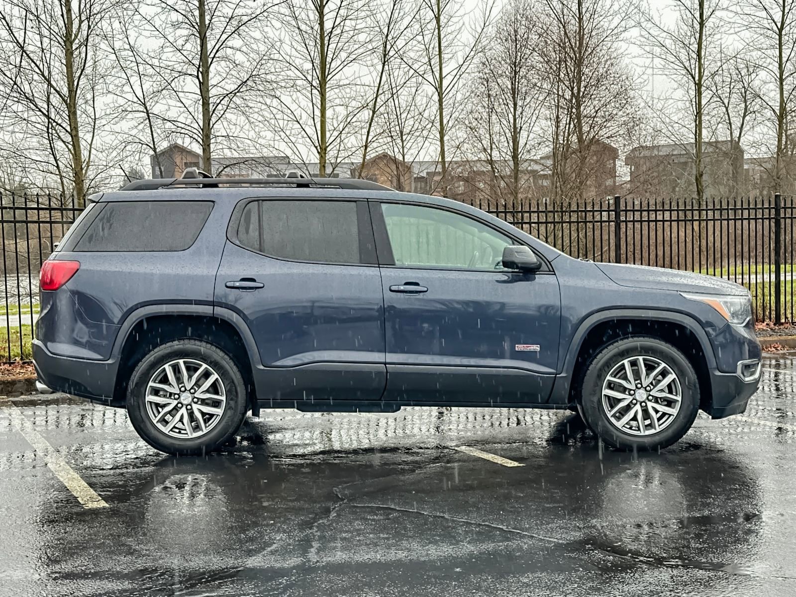 Used 2019 GMC Acadia SLE w/ Driver Alert Package I image 2