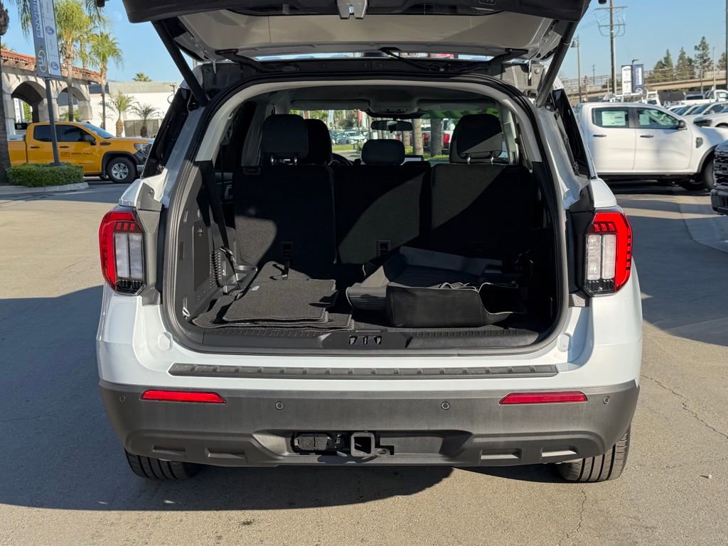 Used 2025 Ford Explorer Active image 10