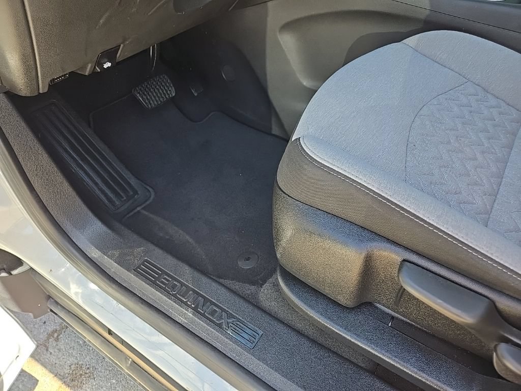 Used 2023 Chevrolet Equinox LS FWD image 35