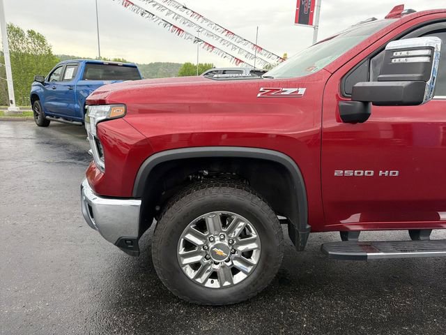 Used 2026 Chevrolet Silverado 2500 LTZ w/ LTZ Convenience Package AWD/4WD image 9