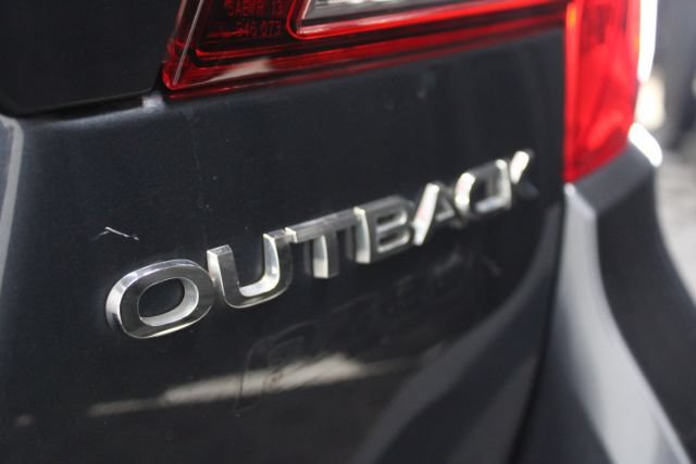 Used 2017 Subaru Outback 2.5i Limited AWD/4WD image 13