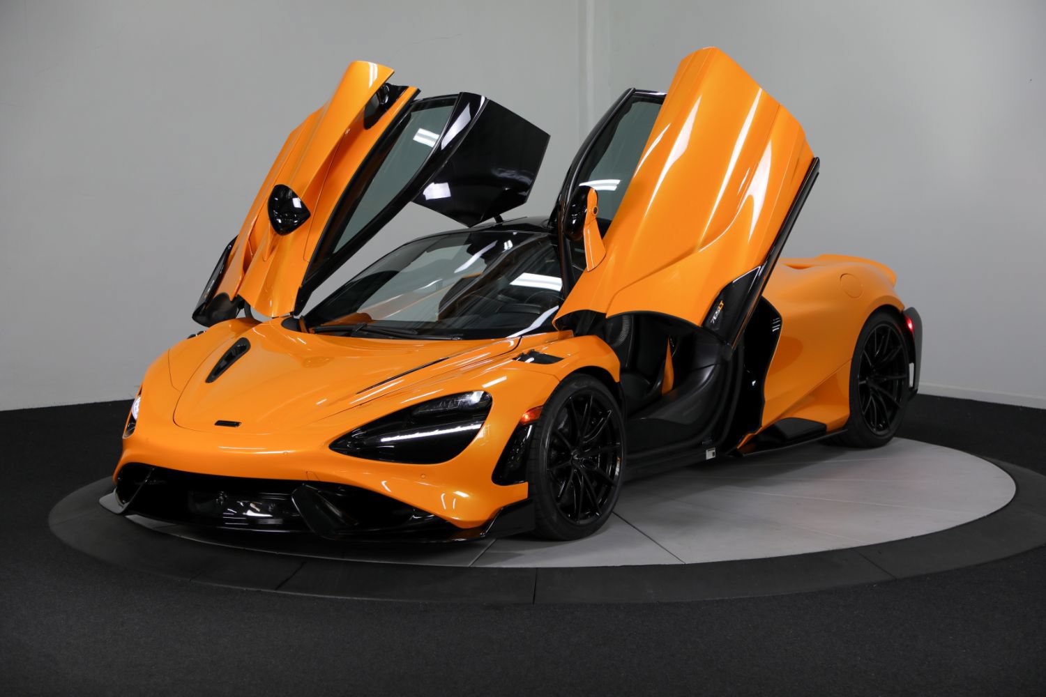 Used 2021 McLaren 765LT RWD image 6