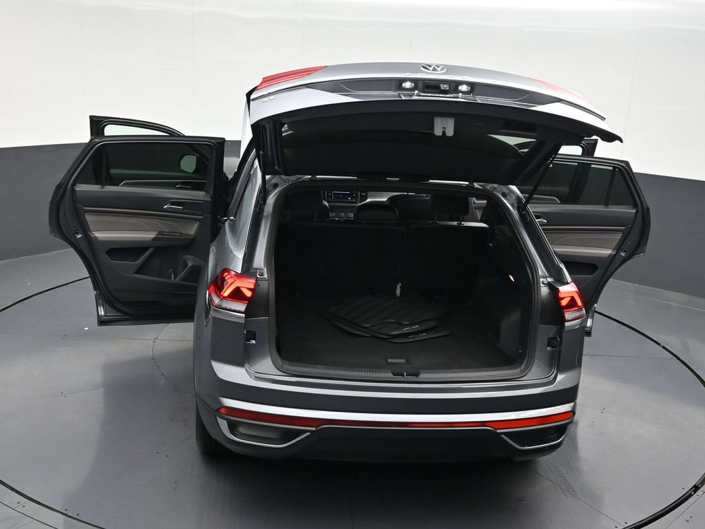 Used 2022 Volkswagen Atlas Cross Sport SE FWD image 40