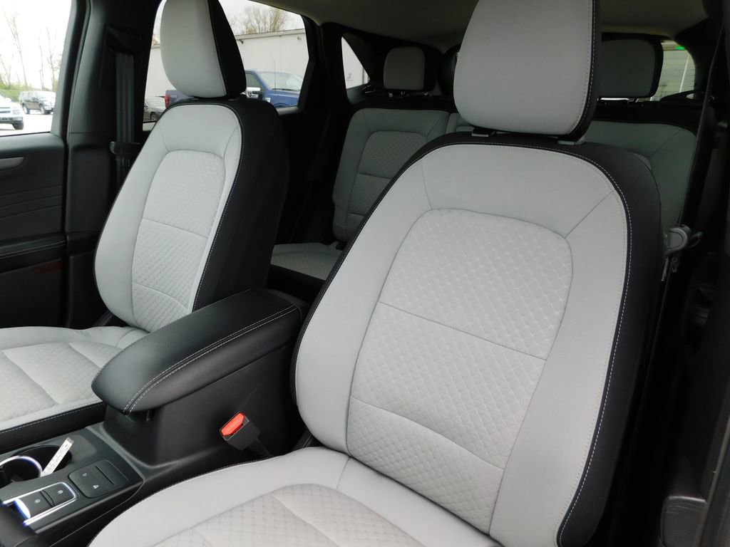 Used 2023 Ford Escape Active image 15
