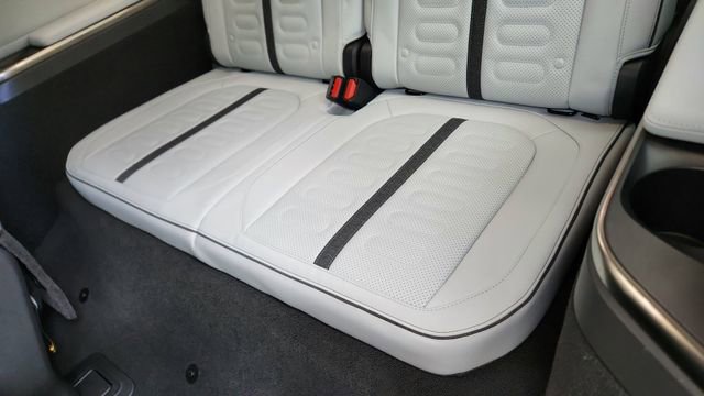 Used 2024 Rivian R1S Adventure image 32